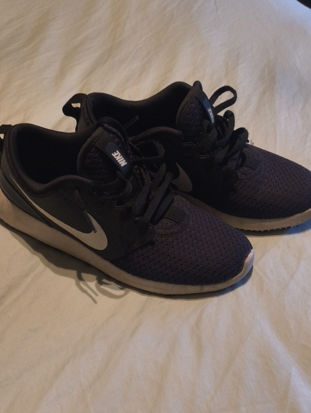 Nike Women's Men’s Black and White Golf Shoes